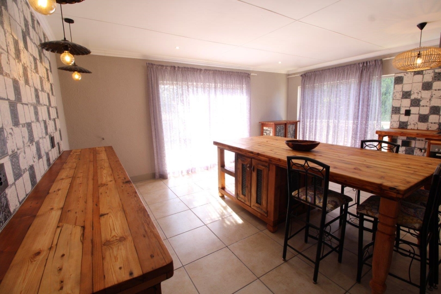 6 Bedroom Property for Sale in Doringkruin North West
